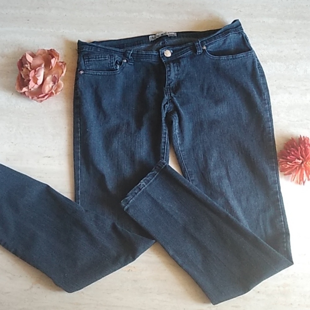 U-51 Black washed jeans